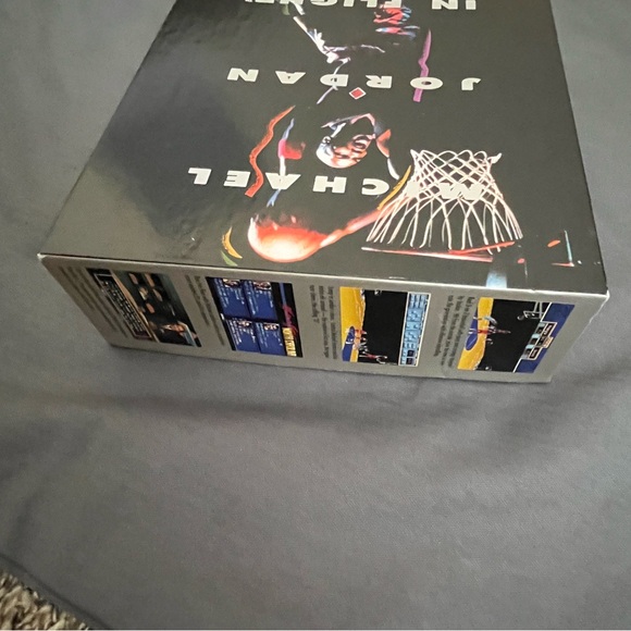 Michael Jordan In Flight game - Picture 7 of 9